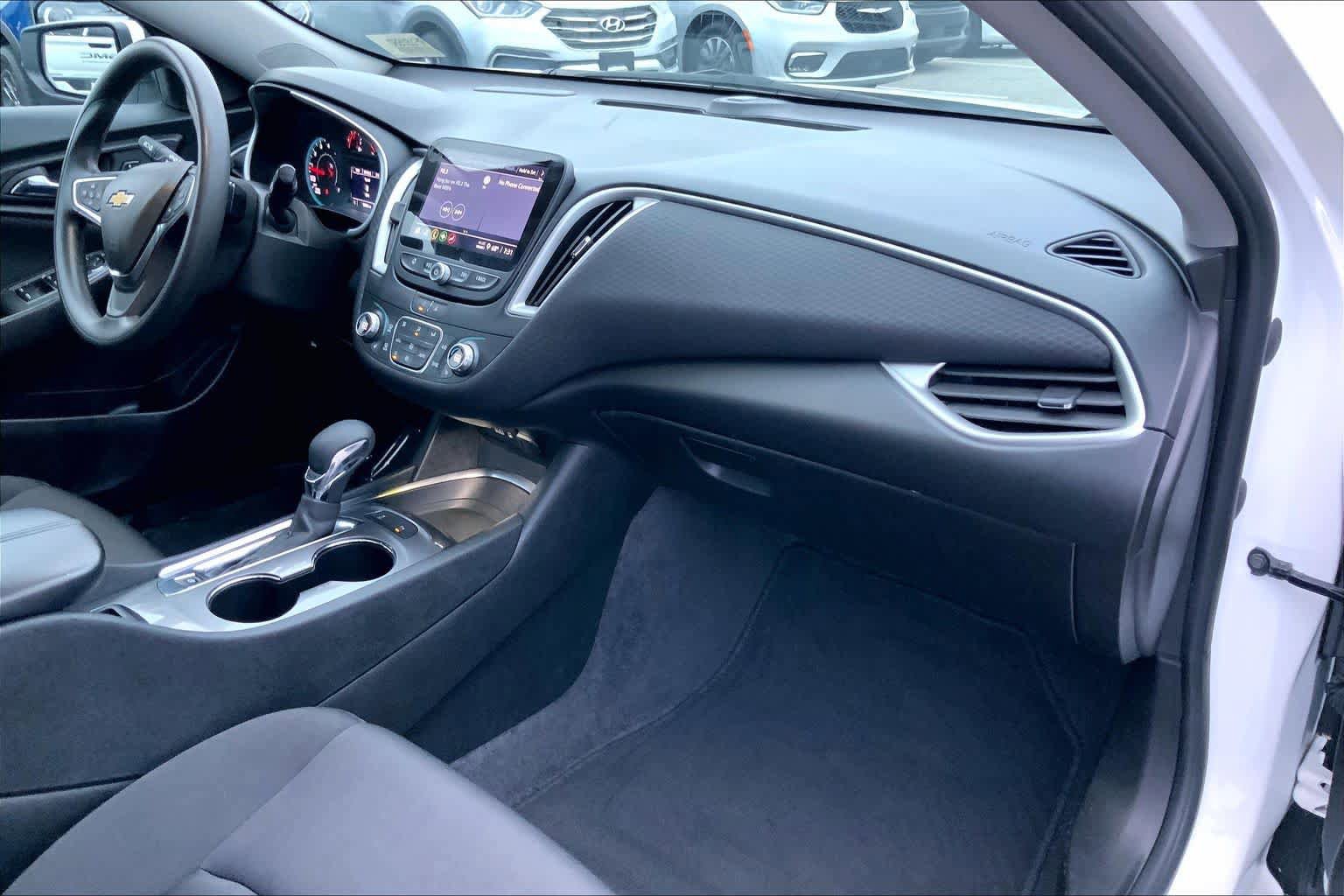 Used 2024 Chevrolet Malibu LT FWD image 19