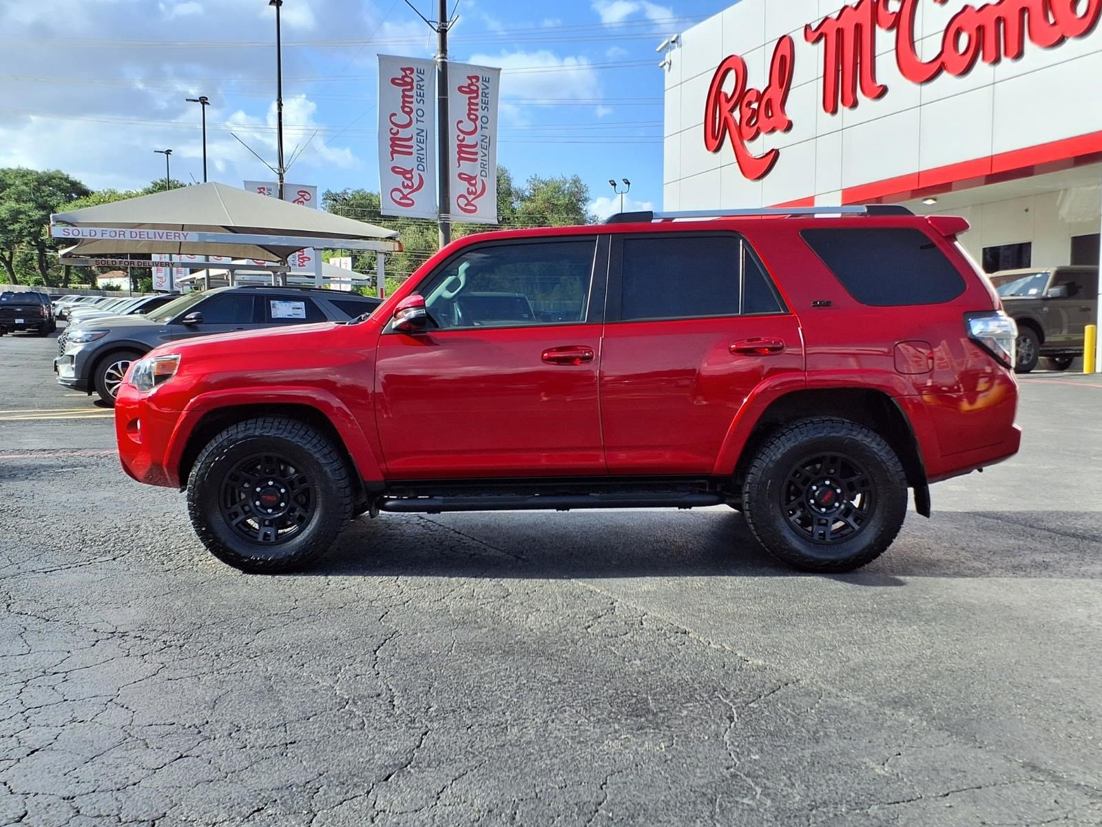 Used 2022 Toyota 4Runner SR5 Premium w/ Moonroof Package AWD/4WD image 8