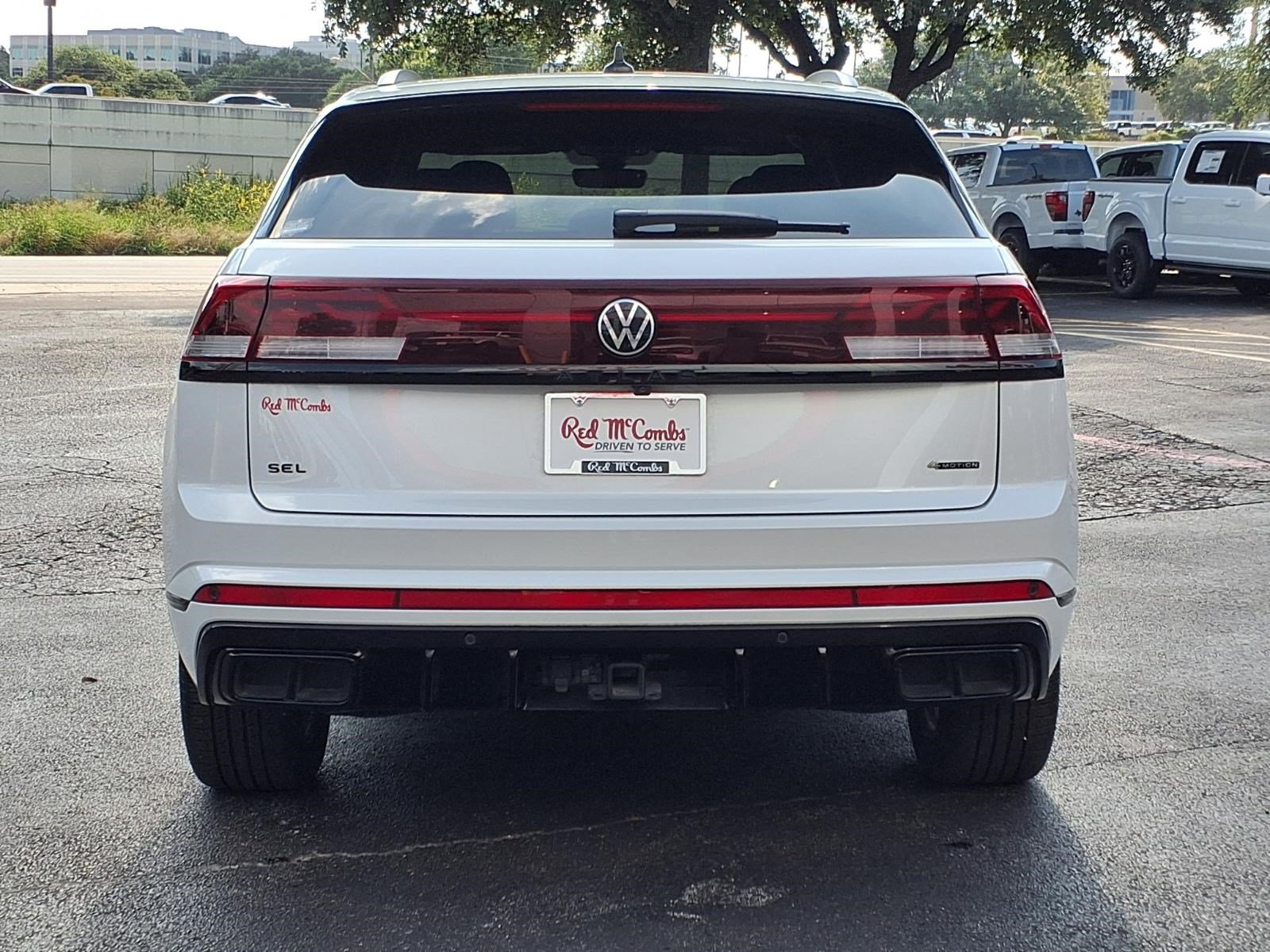 Used 2025 Volkswagen Atlas Cross Sport SEL R-Line AWD/4WD image 7