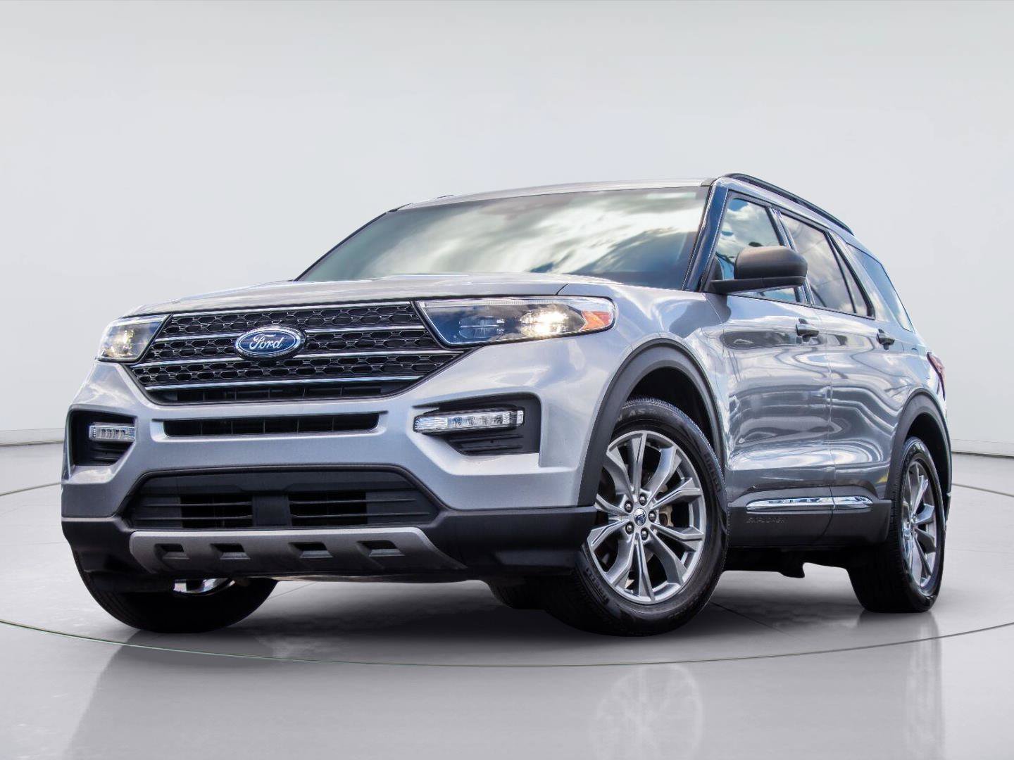Certified 2021 Ford Explorer XLT w/ Equipment Group 202A