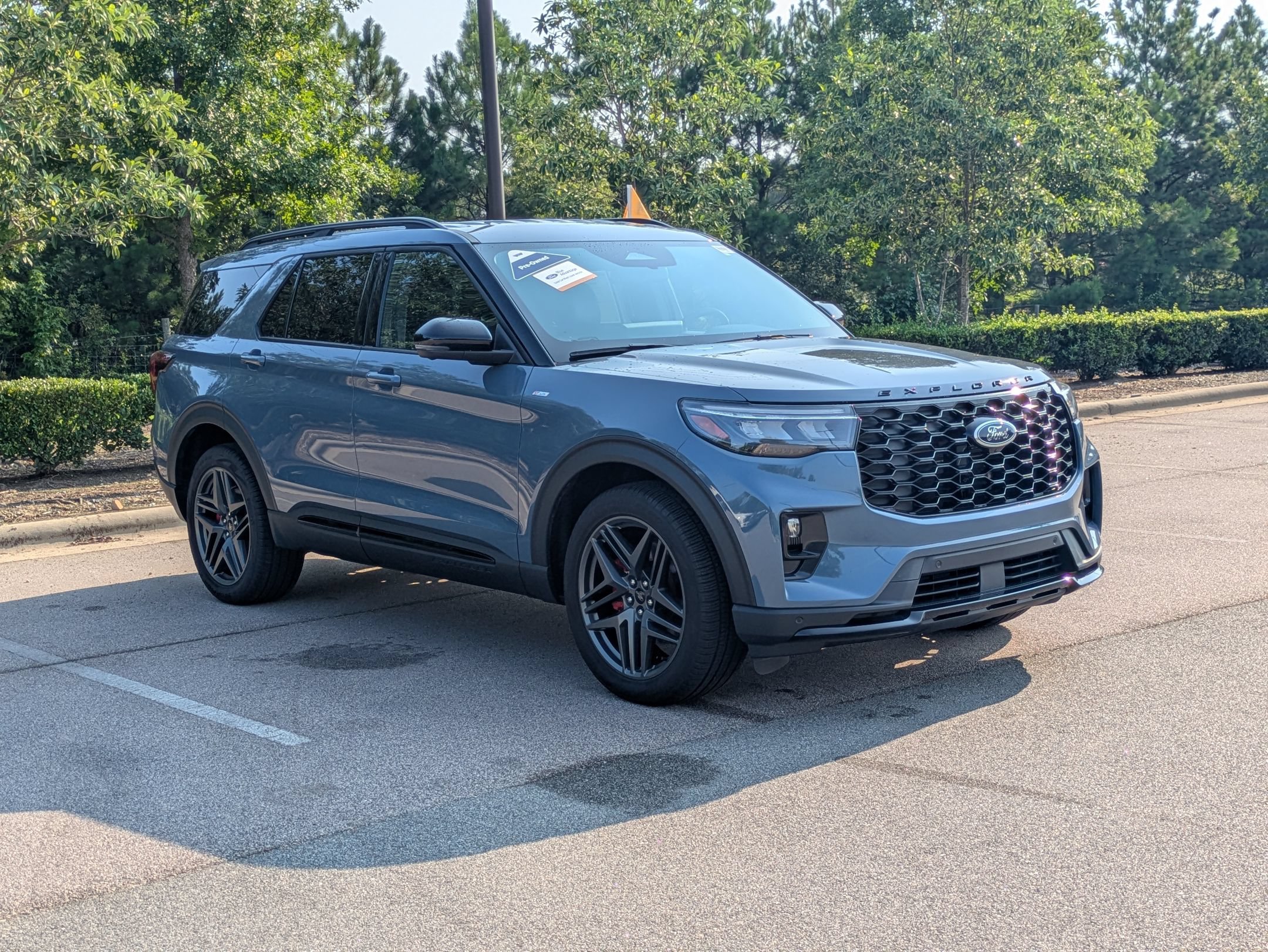 Certified 2025 Ford Explorer ST-Line w/ Premium Package AWD/4WD image 2