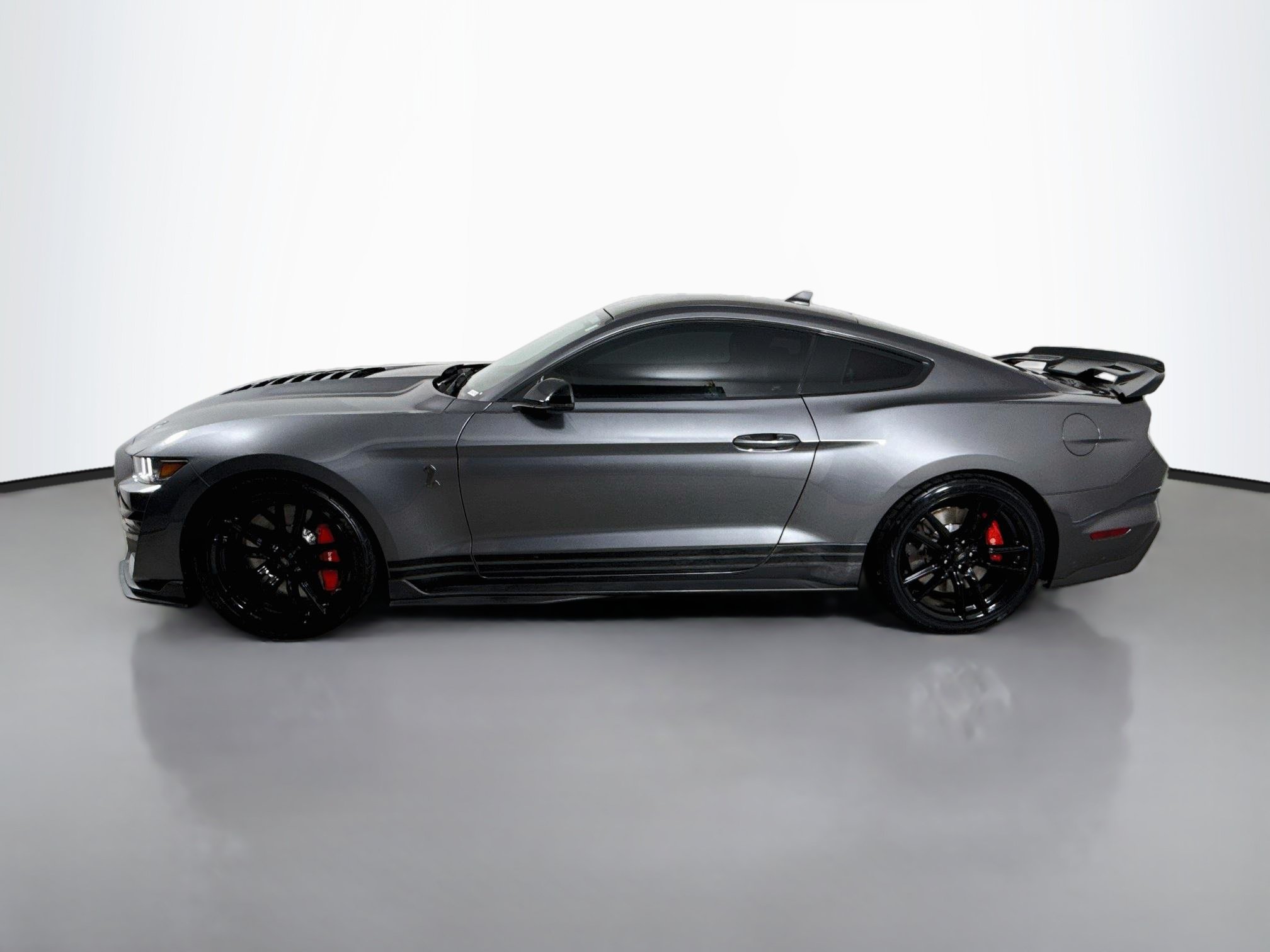 Certified 2021 Ford Mustang Shelby GT500 w/ Technology Package RWD image 8