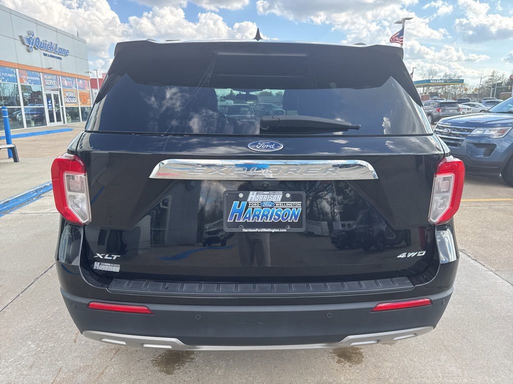 Certified 2022 Ford Explorer XLT w/ Equipment Group 202A AWD/4WD image 4
