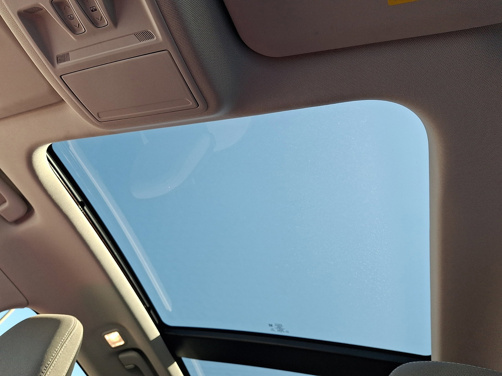 Certified 2022 Ford Escape SE w/ SE Sport Appearance Package image 18