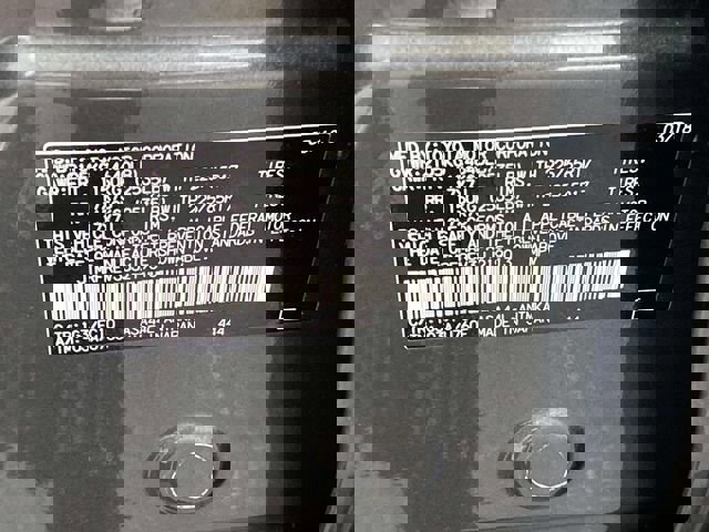 Used 2018 Toyota RAV4 XLE image 21