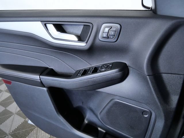 Certified 2025 Ford Escape Platinum AWD/4WD image 24