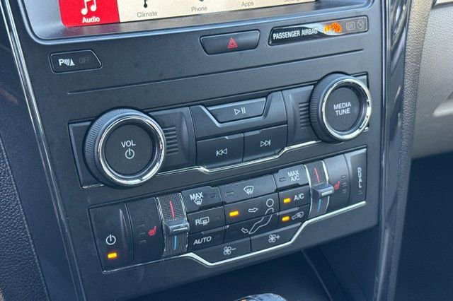 Certified 2018 Ford Explorer XLT w/ Equipment Group 202A image 23