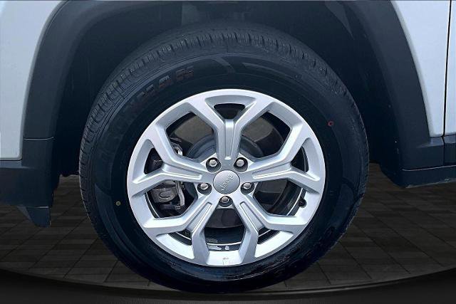 Used 2024 Jeep Compass Latitude AWD/4WD image 9
