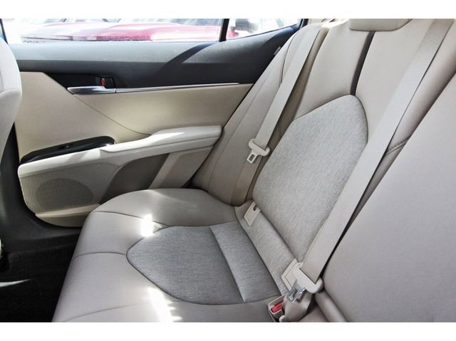Used 2020 Toyota Camry LE image 11
