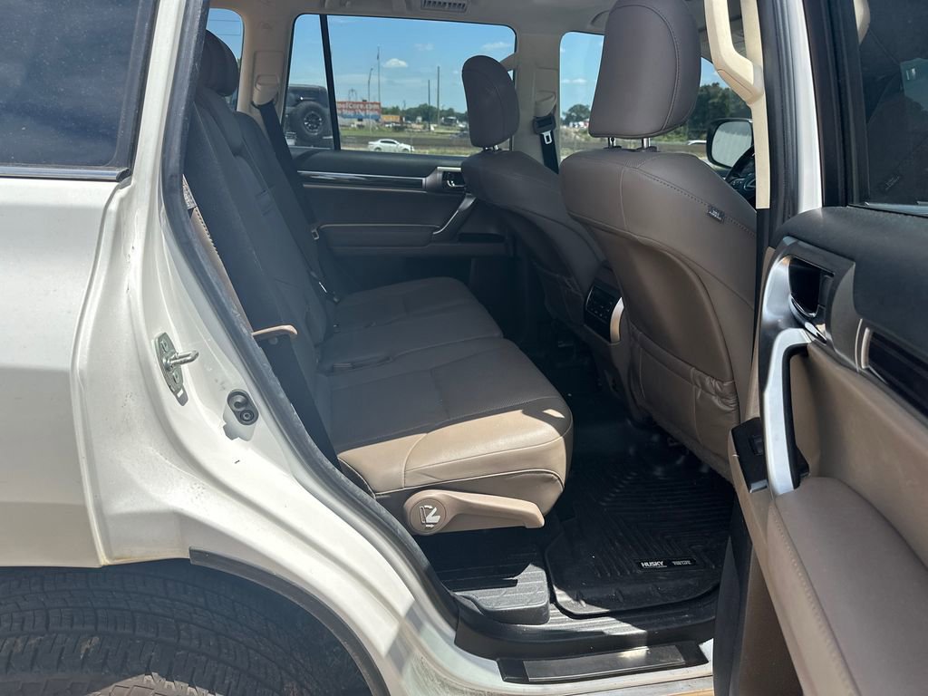 Used 2022 Lexus GX 460 Premium w/ Premium Package AWD/4WD image 15