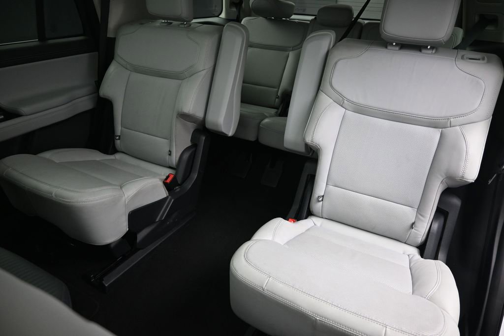 Certified 2025 Ford Expedition Platinum AWD/4WD image 22