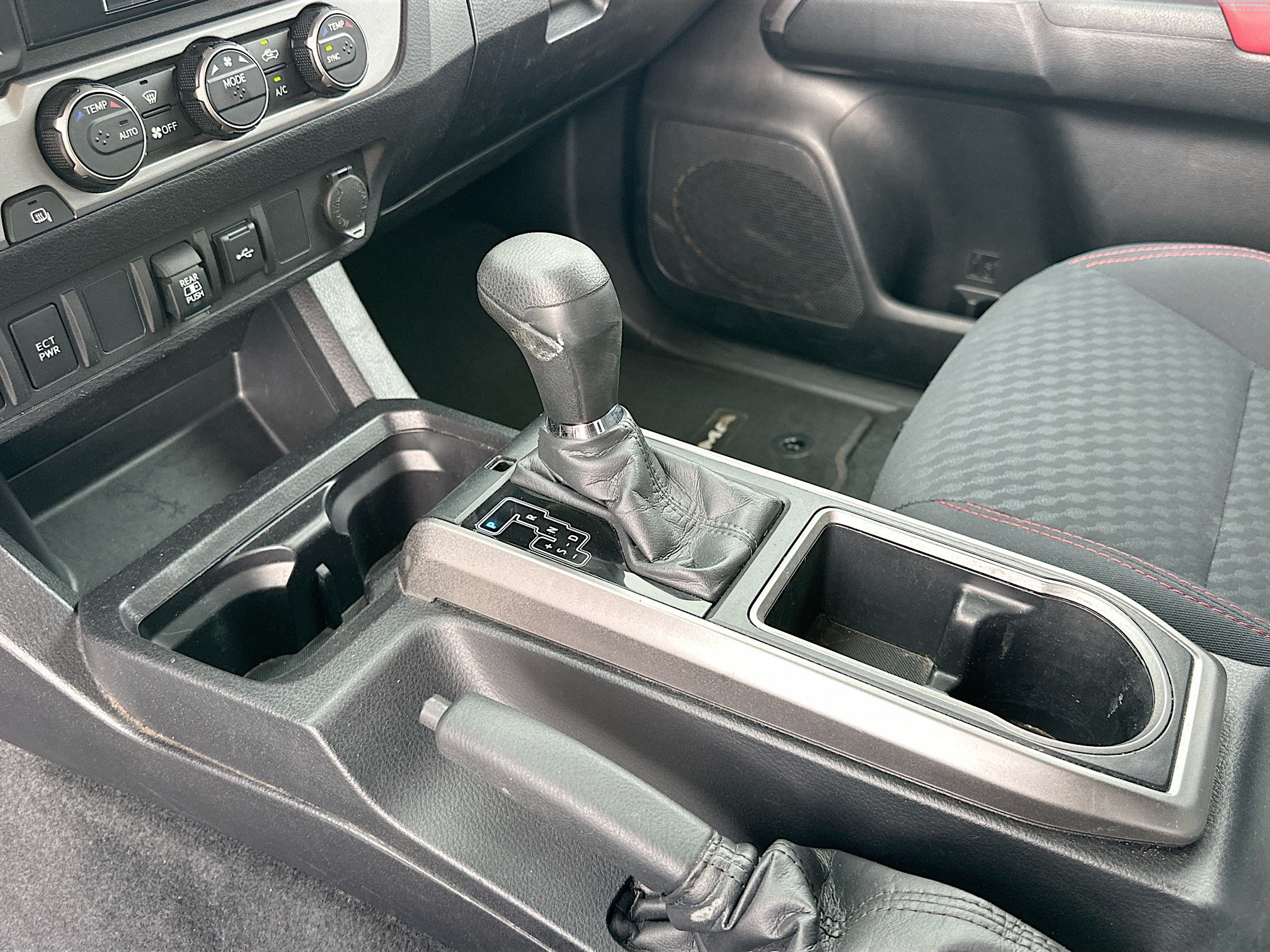 Used 2022 Toyota Tacoma SR5 w/ Technology Package RWD image 16