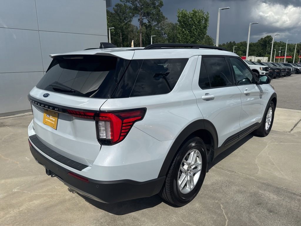 Certified 2026 Ford Explorer Active w/ Active Comfort Package RWD image 6