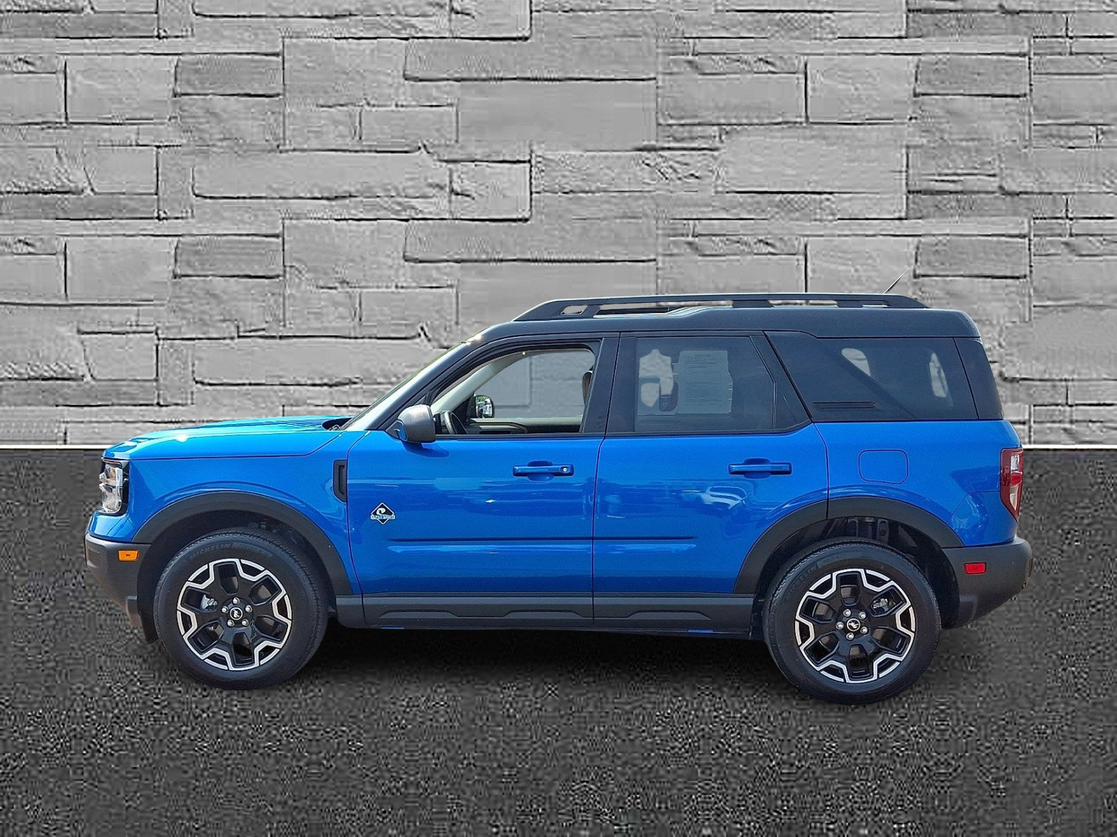 Certified 2025 Ford Bronco Sport Outer Banks AWD/4WD image 6