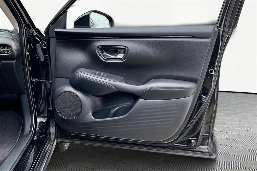 Used 2025 Honda HR-V LX image 24