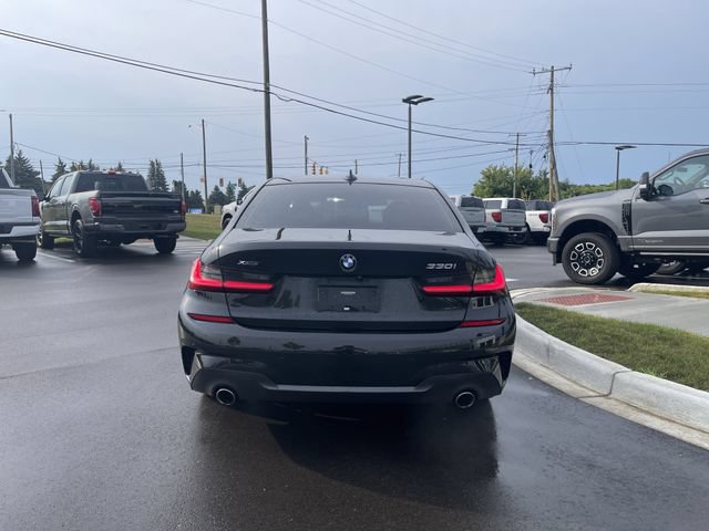 Used 2019 BMW 330i xDrive Sedan w/ M Sport Package AWD/4WD image 4