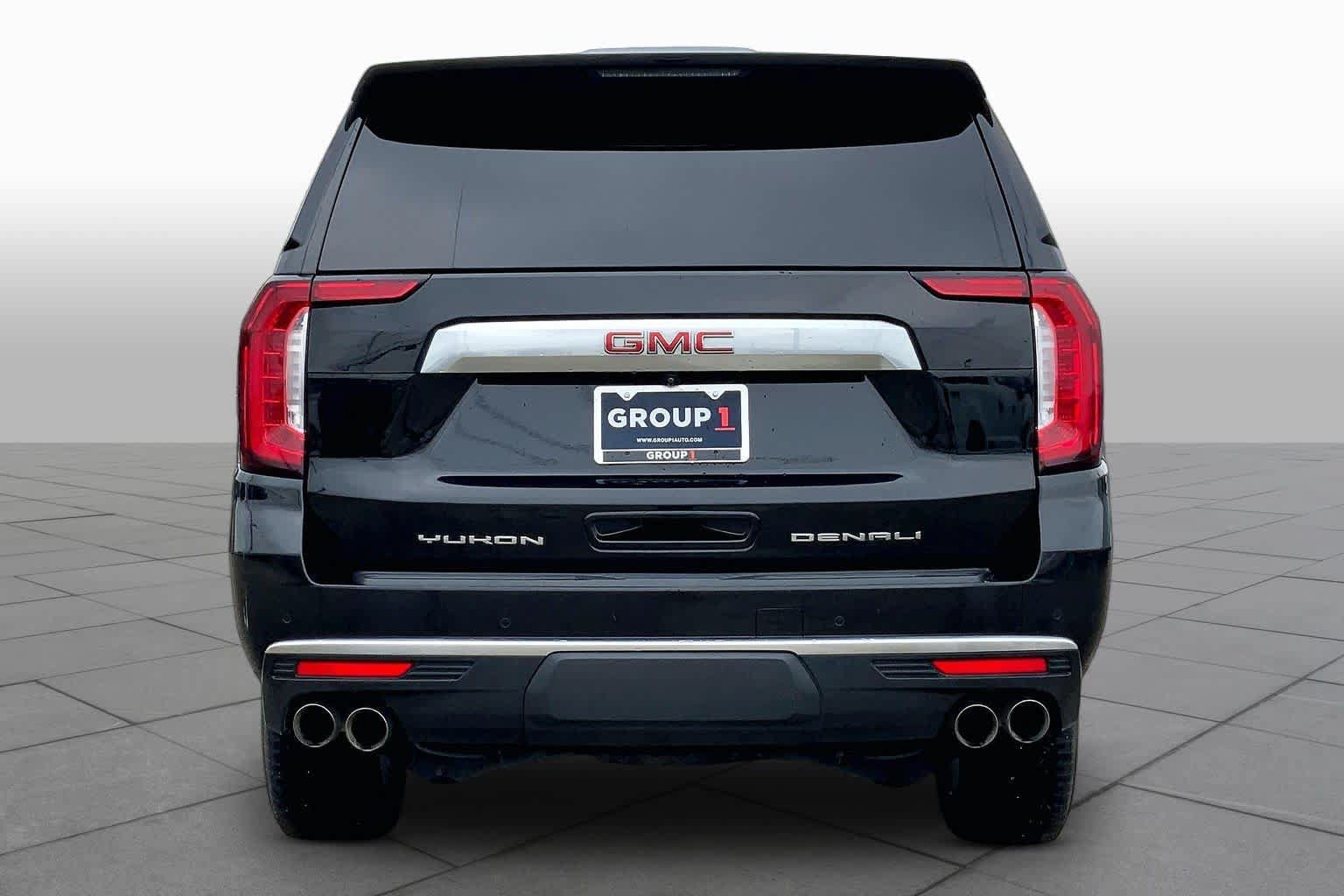 Used 2024 GMC Yukon XL Denali AWD/4WD image 5