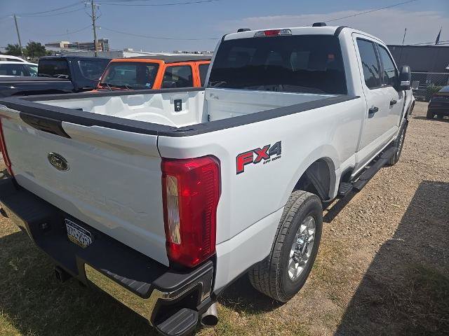 Certified 2025 Ford F250 XLT w/ FX4 Off-Road Package AWD/4WD image 4