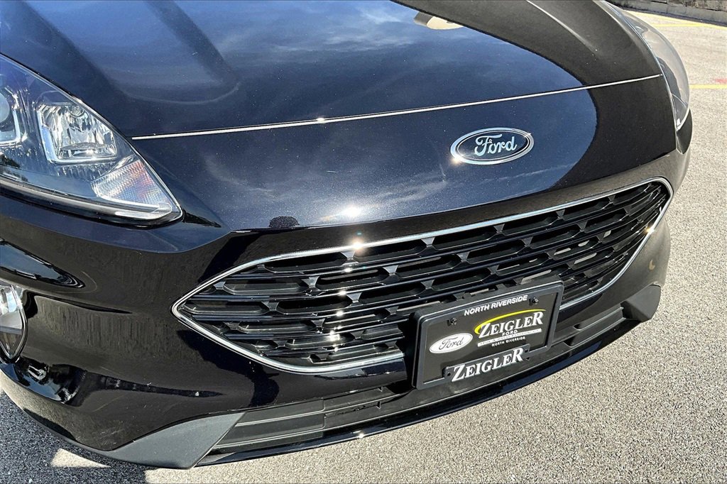 Certified 2022 Ford Escape SEL w/ SEL Stealth AWD Package image 30