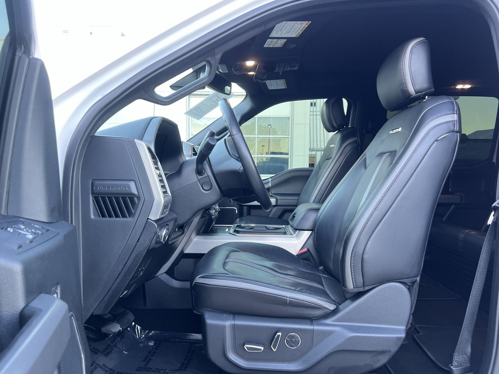 Certified 2019 Ford F250 Platinum w/ Platinum Ultimate Package AWD/4WD image 14