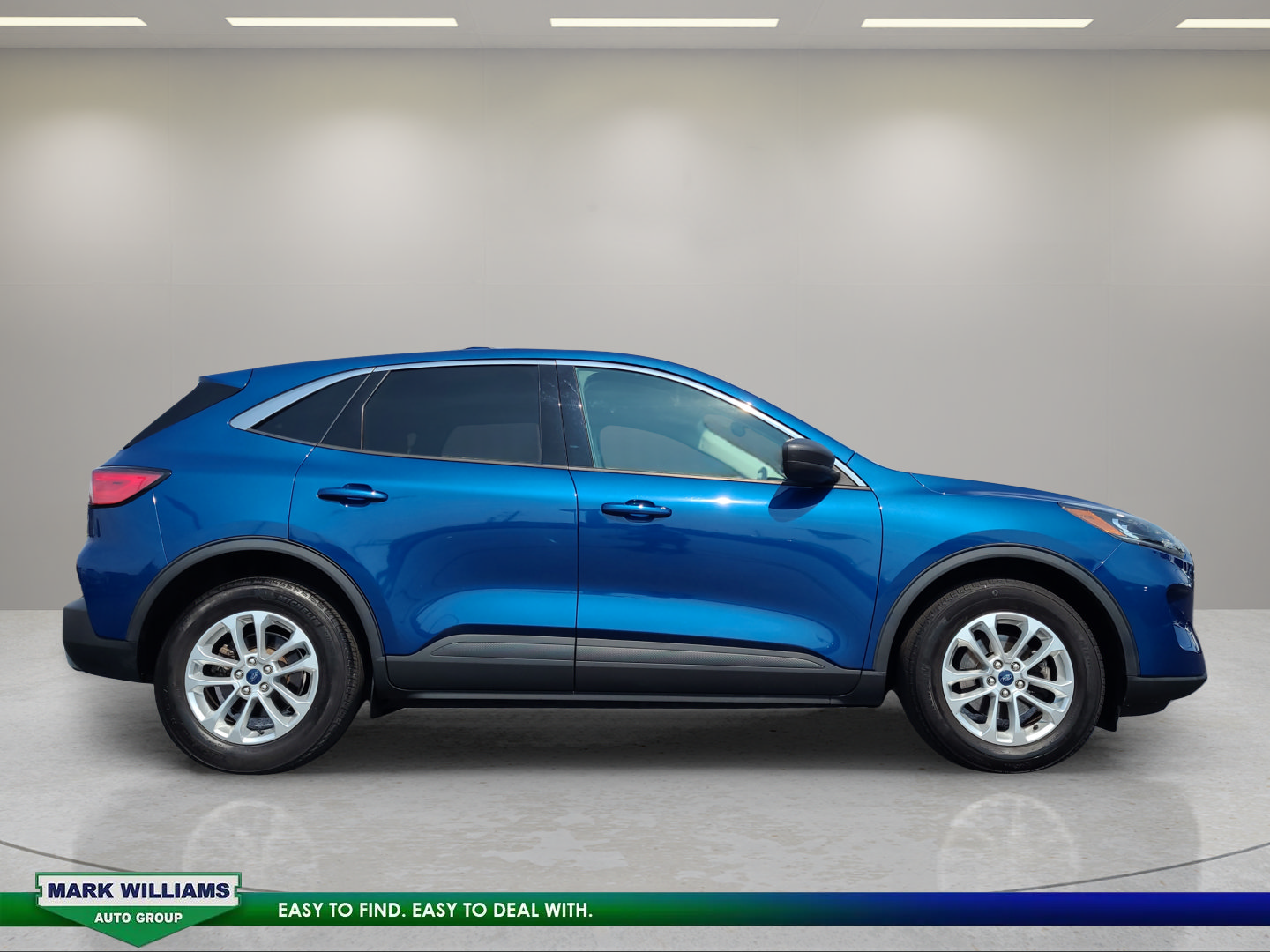 Certified 2022 Ford Escape SE w/ Cold Weather Package FWD image 2