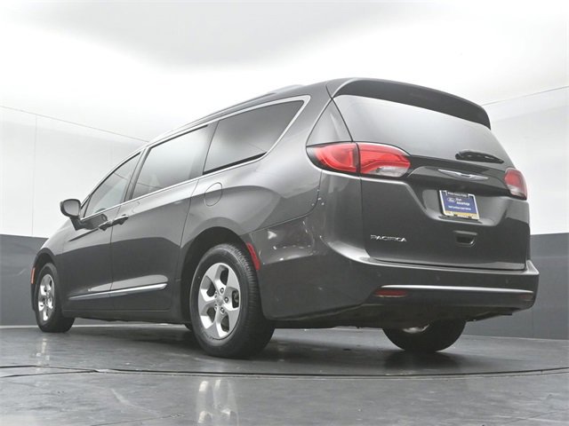 Used 2017 Chrysler Pacifica Touring-L Plus image 10