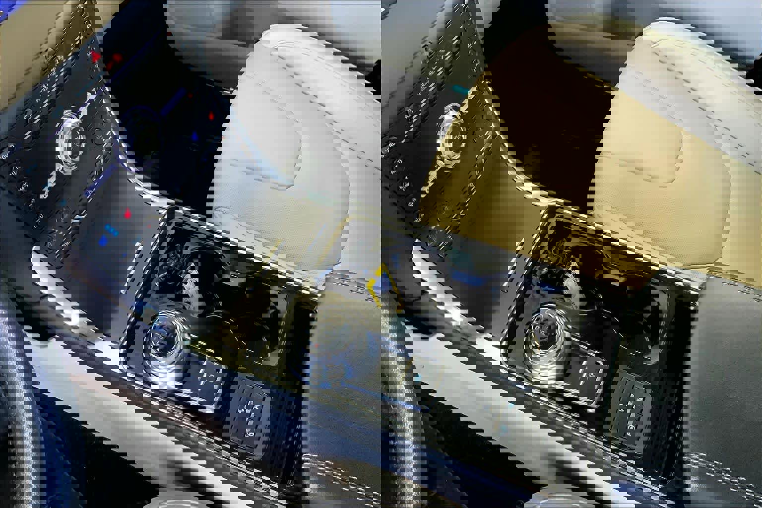 Certified 2019 Ford Edge Titanium w/ Equipment Group 301A image 16