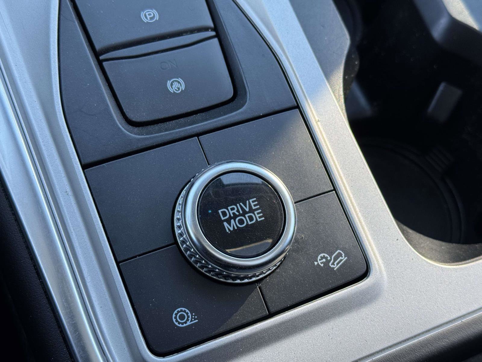 Certified 2022 Ford Explorer XLT w/ Equipment Group 202A image 26