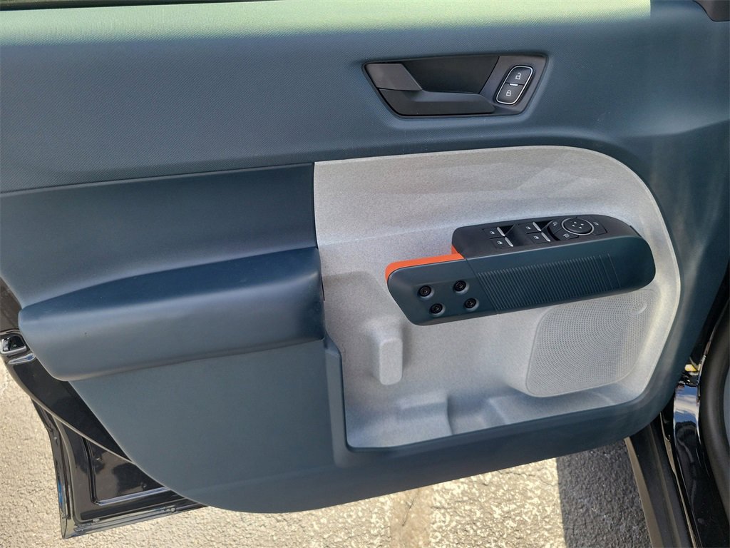 Certified 2022 Ford Maverick XLT image 11