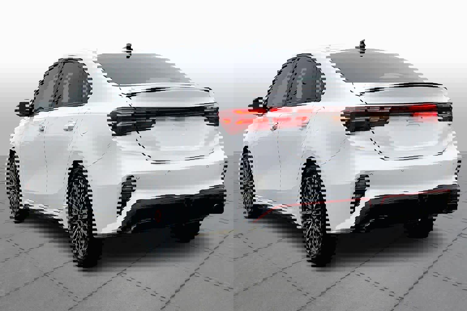 Used 2022 Kia Forte GT w/ GT2 Package image 2