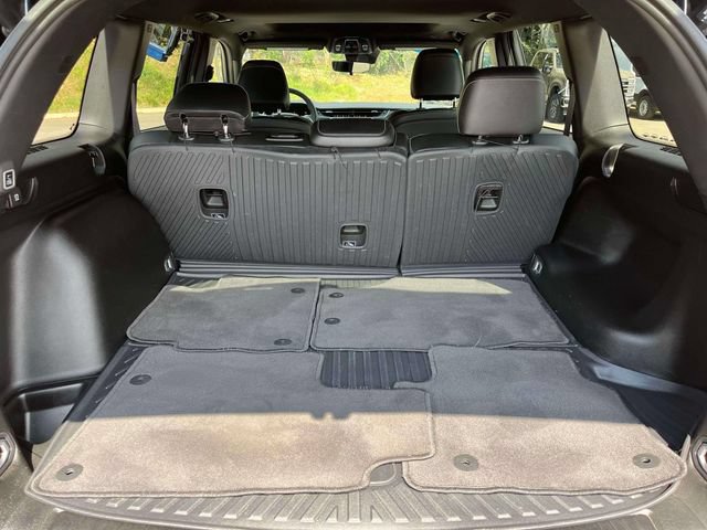 Used 2025 Jeep Grand Cherokee Altitude AWD/4WD image 19