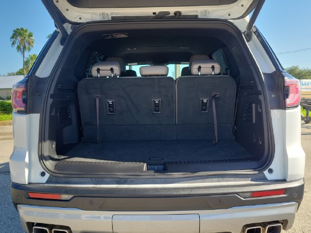Used 2024 GMC Acadia Elevation w/ Luxury Package FWD image 10