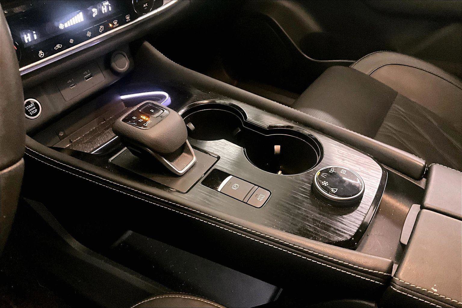 Used 2023 Nissan Rogue Platinum image 16