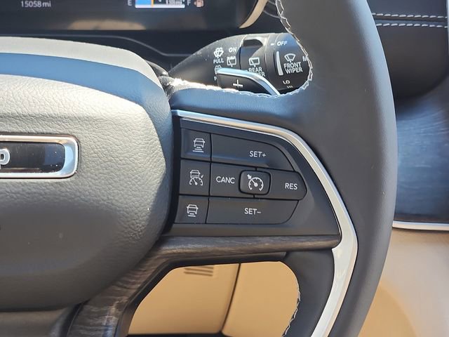 Used 2025 Jeep Grand Cherokee Limited w/ Luxury Tech Group II AWD/4WD image 15
