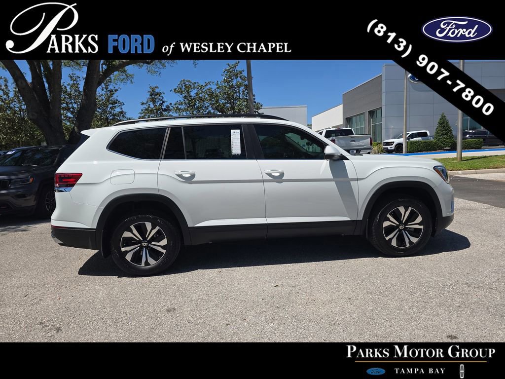Used 2025 Volkswagen Atlas SE FWD image 2