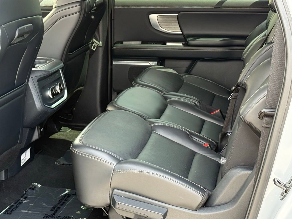 Certified 2025 Ford Expedition Max Platinum AWD/4WD image 8