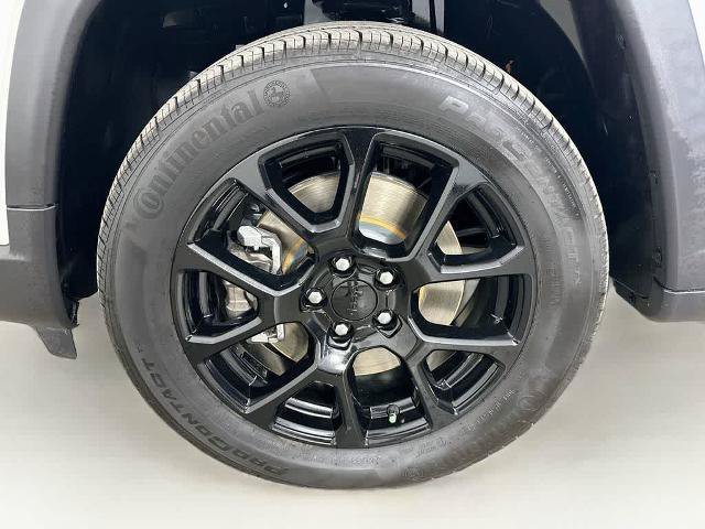 Used 2024 Jeep Compass Latitude w/ Altitude Special Edition AWD/4WD image 8