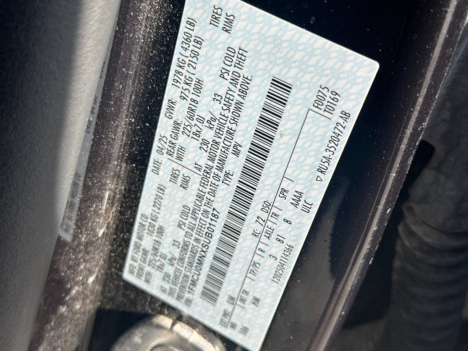 Certified 2025 Ford Escape ST-Line FWD image 40