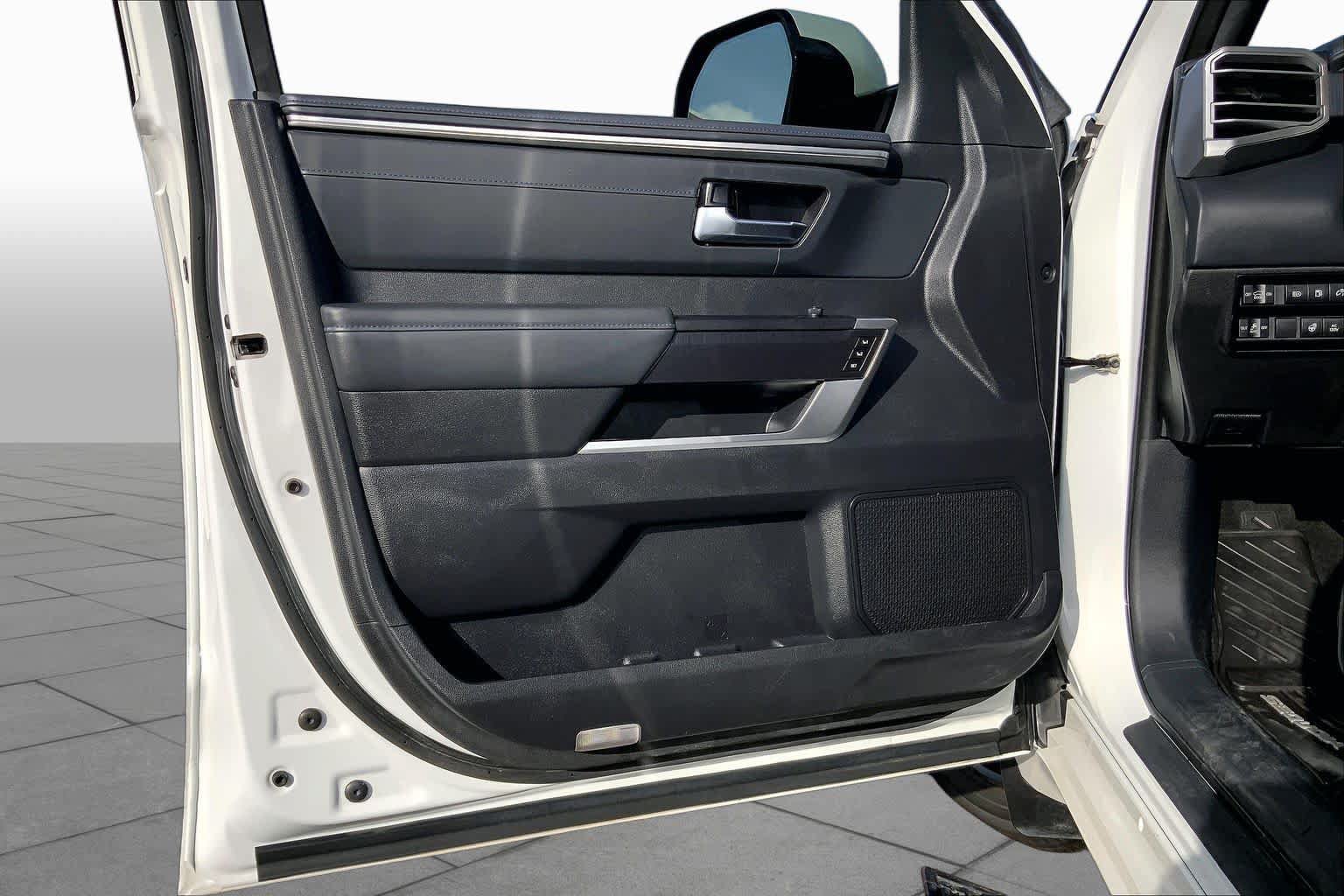 Used 2023 Toyota Sequoia Platinum AWD/4WD image 22