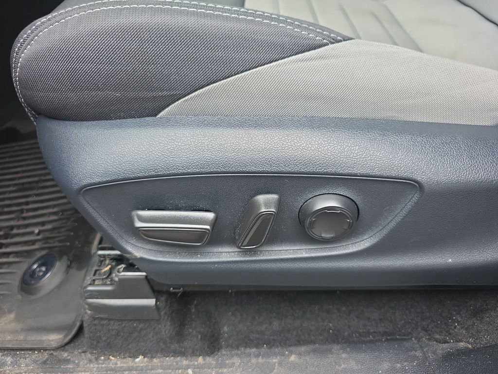 Used 2024 Toyota Tacoma TRD Sport w/ TRD Sport Upgrade Package AWD/4WD image 18