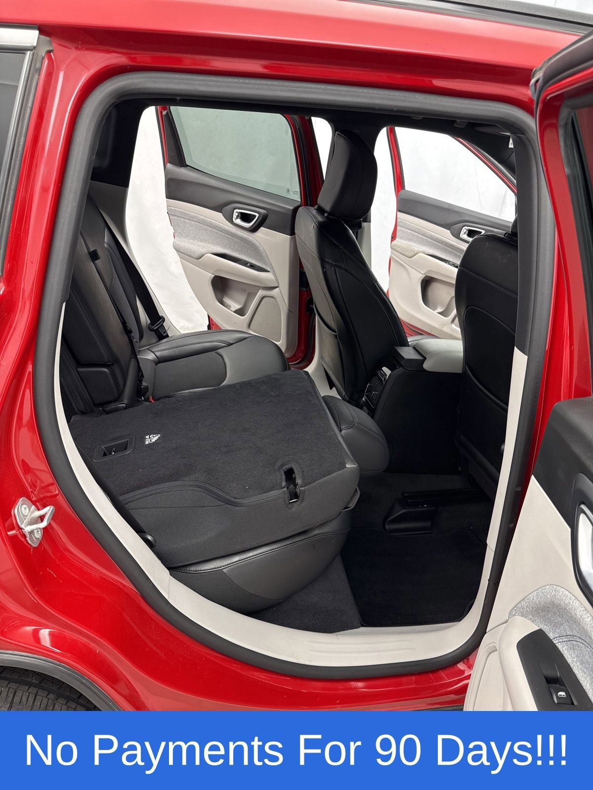 Used 2023 Jeep Compass Latitude image 35