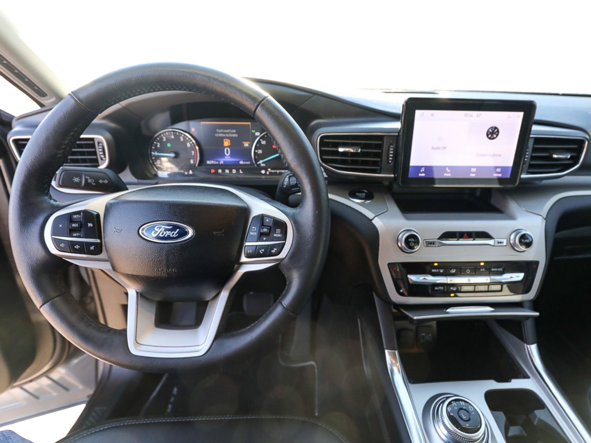 Certified 2023 Ford Explorer XLT w/ Equipment Group 202A AWD/4WD image 6