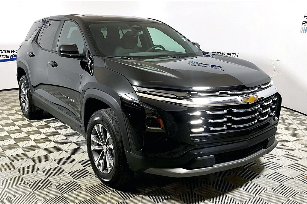 Used 2026 Chevrolet Equinox LT FWD image 3