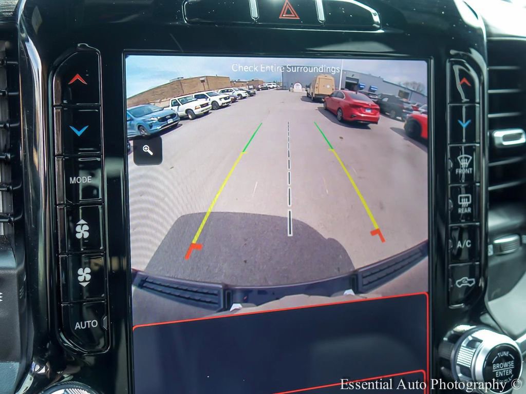 Used 2023 RAM 1500 Laramie AWD/4WD image 18