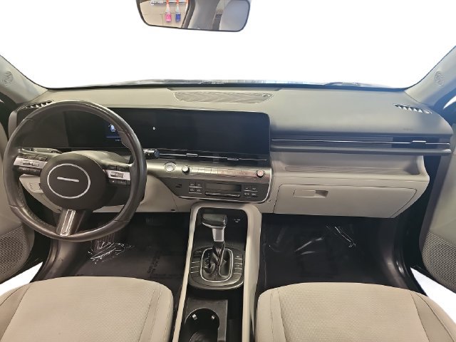 Used 2025 Hyundai Kona SEL FWD image 9