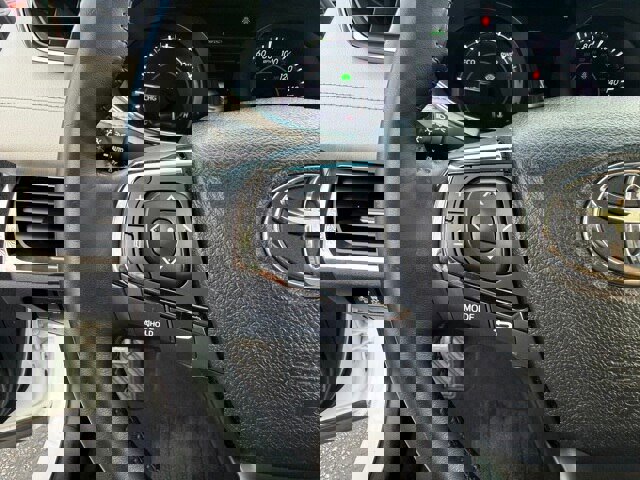 Used 2018 Toyota Avalon Limited image 25