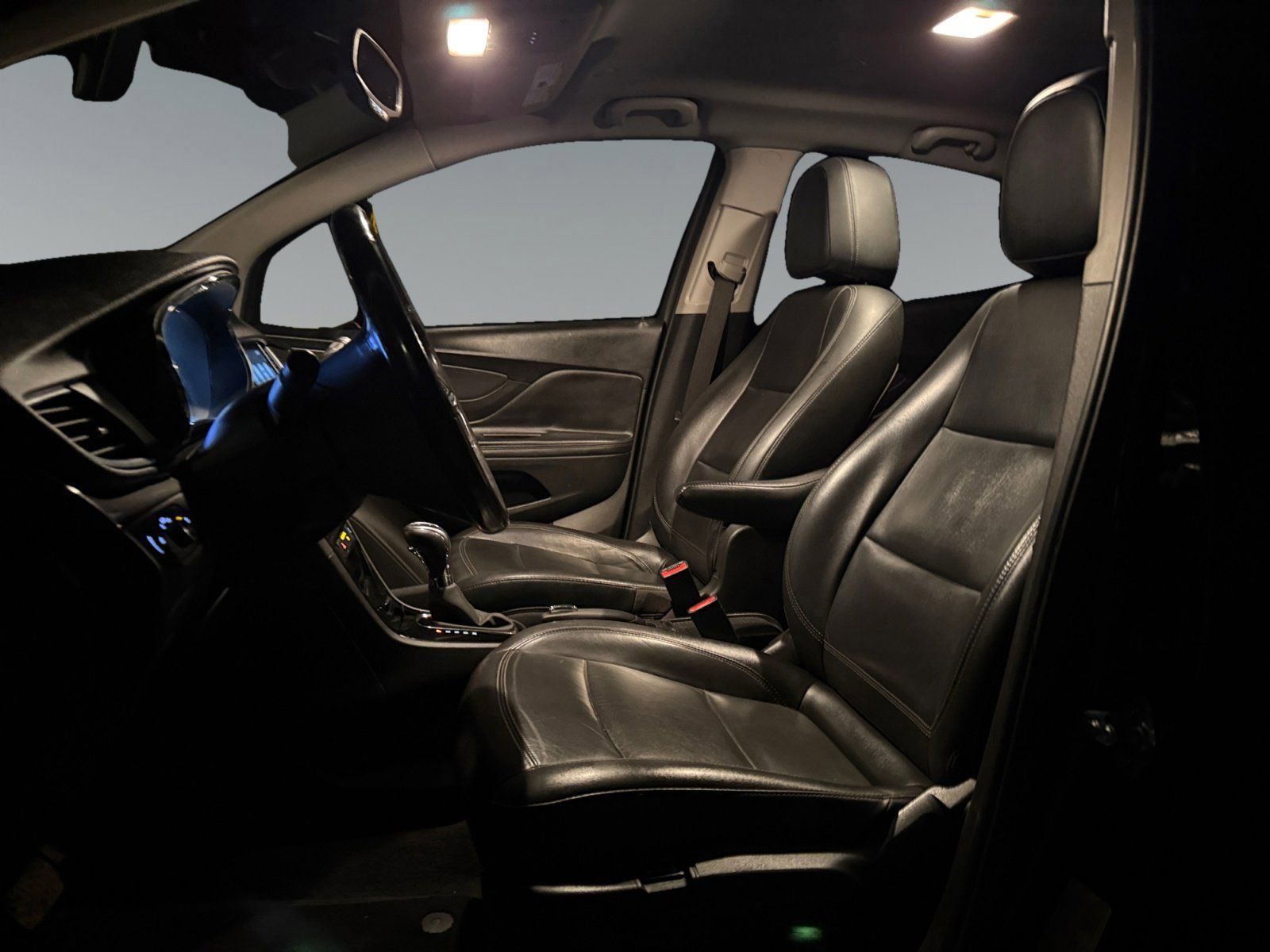 Used 2020 Buick Encore Essence image 11