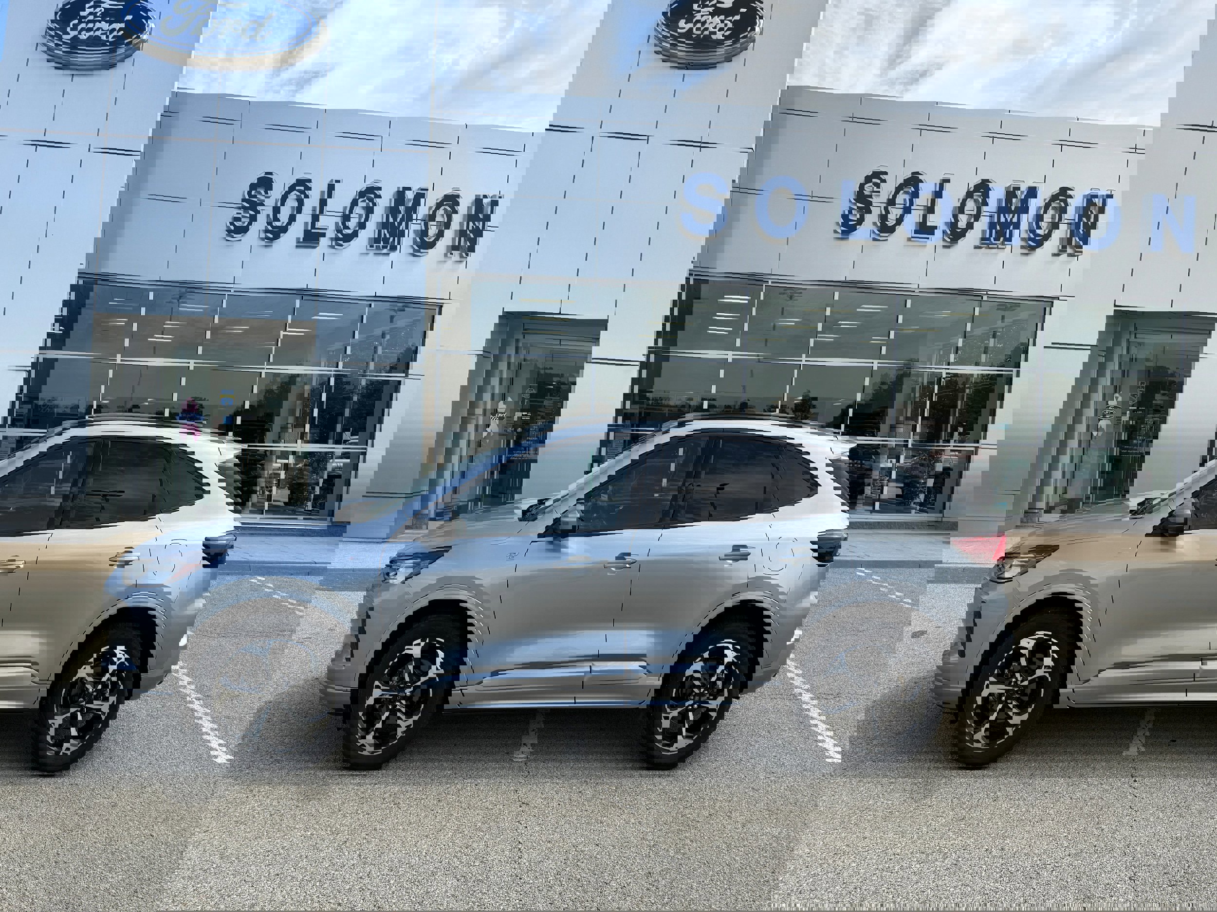 Certified 2023 Ford Escape ST-Line Select w/ Tech Pack #2 image 6