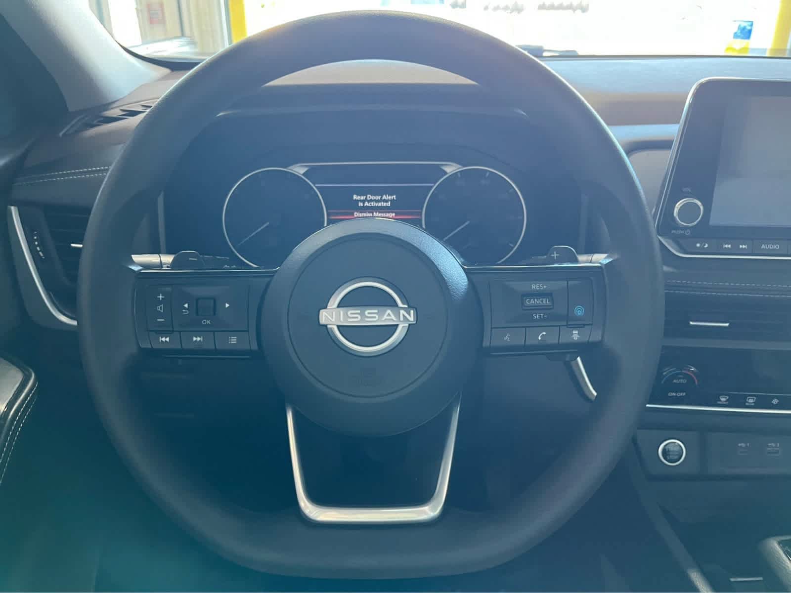 Used 2023 Nissan Rogue SV AWD/4WD image 18