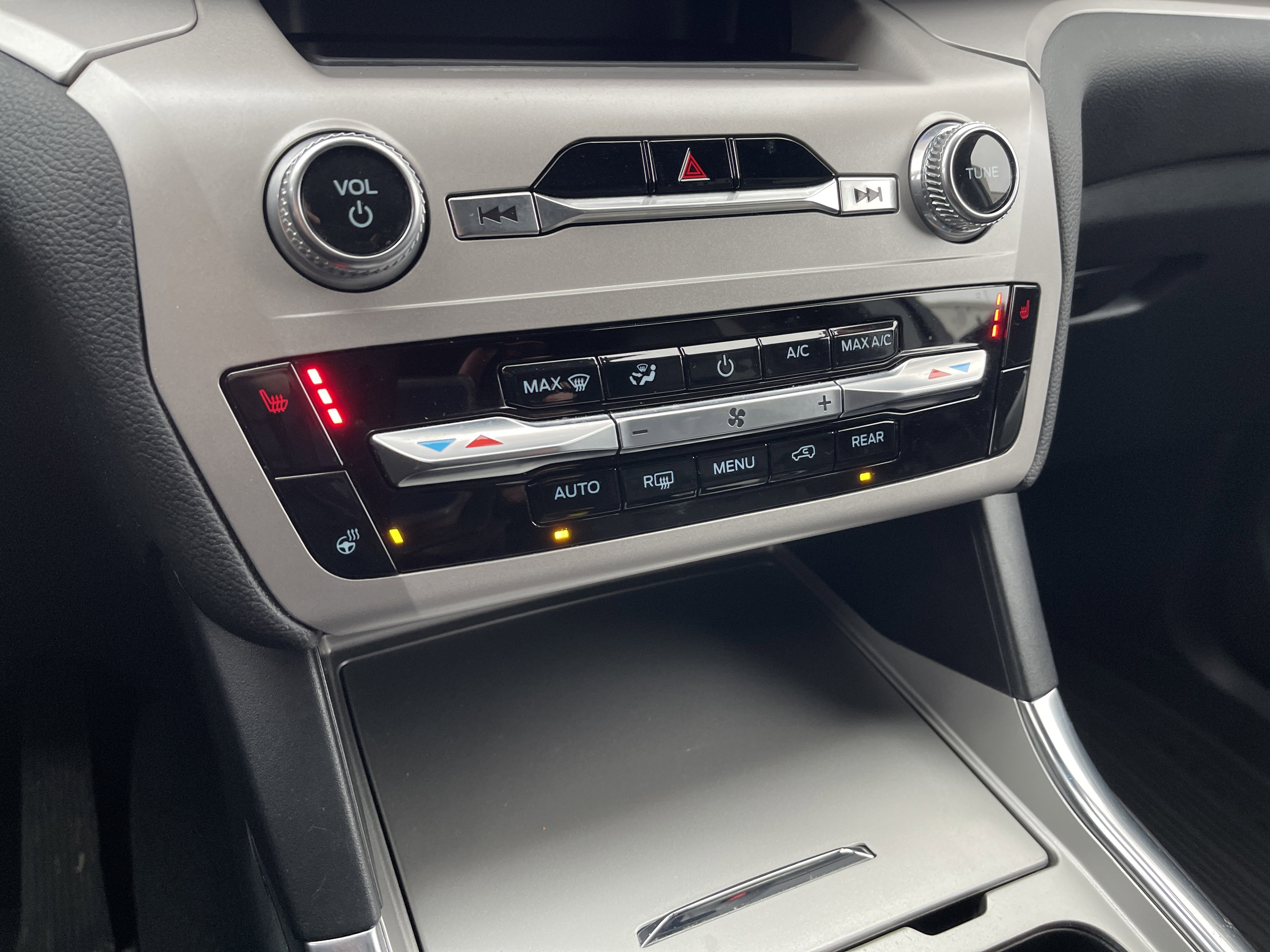 Certified 2023 Ford Explorer XLT w/ Equipment Group 202A image 20